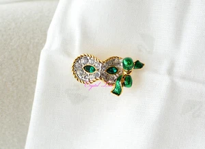 Spilla mascherina verde arlecchino evento cristallo Swarovski 2001 nuova - Foto 1 di 3