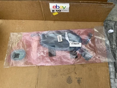 Tampa de acesso traseira esquerda Toyota Prius 2012-2017 furo de serviço 67842-47090 fabricante de equipamento original - Imagem 1 de 4