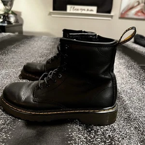 Dr. Doc Martens Kids Size 3.0 1460 J Black Leather Classic Combat Boots Lace Zip - Picture 1 of 14