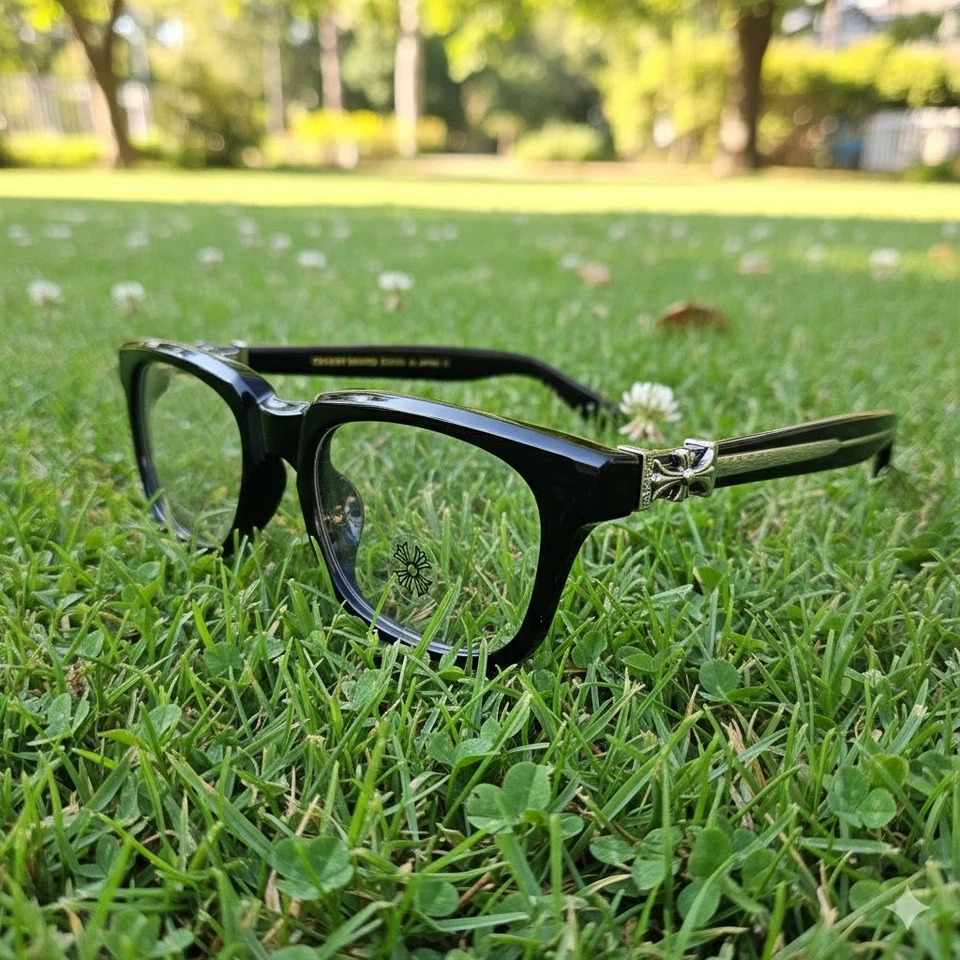 Marco de gafas negro estilo corazones cromados brazos cruzados plateados unisex Foto 1 de 3