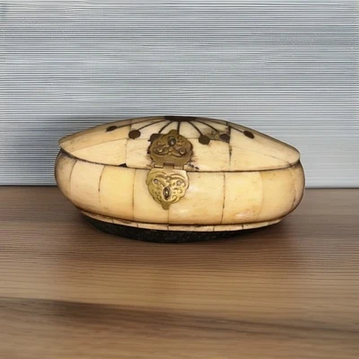Vintage Handcrafted Camel Bone Trinket Jewellery Box  - Image 1 of 4