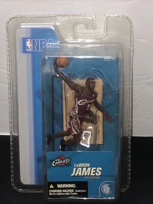 2005 MCFARLANE - 3 INCH - 2ND EDITION - LEBRON JAMES CLEVELAND CAVALIERS - NEW  - Image 1 of 4