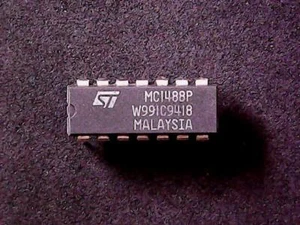 MC1488P - ST Microelectronics Quad Line driver RS-232 (DIP-14) - Imagen 1 de 1