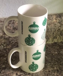 Starbucks 2016 Holiday Kaffeebecher weiß mit grünem Weihnachtsschmuck - Bild 1 von 8