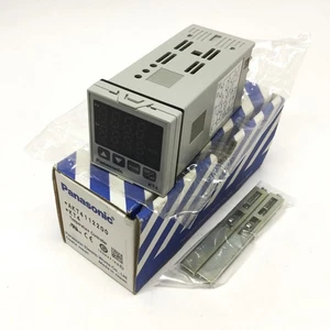 Panasonic AKT4112200 KT4 Process Temperature Controller 100-240VAC, 12VDC Output - Picture 1 of 5