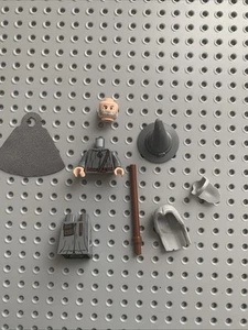 NEW Lego LORD of RINGS The Shire Gandalf The Grey Minifig 10354 never assembled - Picture 1 of 5