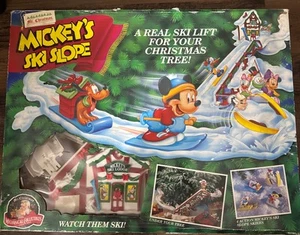 Mr. Christmas Mickey’s pista de esquí árbol de Navidad vacaciones Donald Goofy Pluto 1993 - Imagen 1 de 24