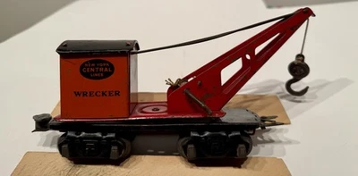 Marx 2550 NYC Wrecker Crane - Red Platform - 8 wheel - Auto Coupler - Image 1 of 4