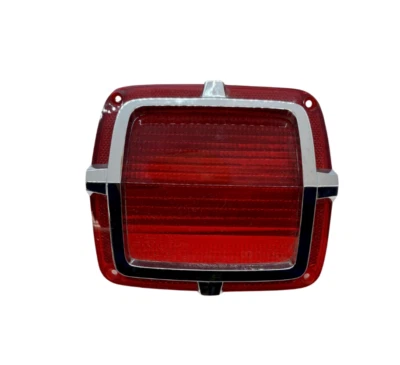 1965 年普利茅斯 Belvedere II Station Wagon 尾灯镜头 2525680 NOS — 第 1/4 张图片