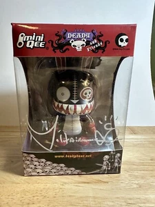 Adventure Quest Worlds Deady Bear 5" Sleetzer Bunnee - Signed By Voltaire - Picture 1 of 7