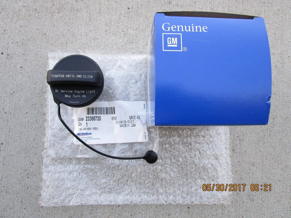 10 - 16 CADILLAC SRX 4D SUV FUEL GAS TANK FILLER CAP WITH TETHER OEM BRAND NEW - Image 1 of 3