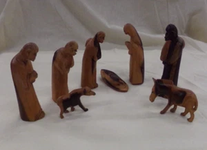 Vintage Hand Carved Wooden Nativity 8 Piece Wood Set ~ Unbranded - Picture 1 of 7