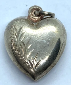 Vintage Sterling Silver Bracelet Charm Pendant Etched Puffy Heart - Picture 1 of 4