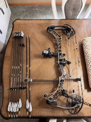 Блочный лук Mathews Phase4 29 для правосторонней стойки - Изображение 1 из 4