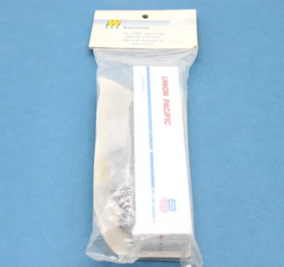 Walthers 933-1673 HO scale UNION PACIFIC 40' Van Trailer KIT - Image 1 of 4
