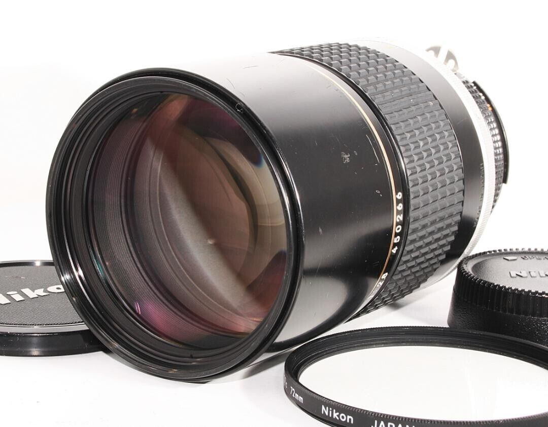Nikon NIKKOR ED 180mm f/2.8 AIS MF Telephoto Lens w/Filter Nikon NIKKOR ED 180mm f/2.8 AIS MF Telephoto Lens w/Filter
