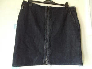 LADIES DENIM SKIRT DARK BLUE/ZIPS SIZE 18 *M&S AUTOGRAPH* - Picture 1 of 3