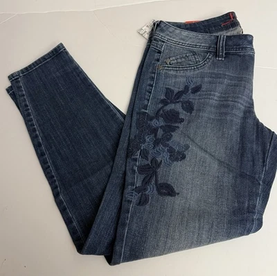 Pantalones de mezclilla ajustados al tobillo Elle para mujer nuevos con etiquetas talla 6 azules My Favorite flores bordadas Foto 1 de 4