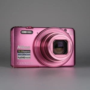 Nikon Coolpix S7000 digitale Kompaktkamera rosa, Akku - Bild 1 von 16