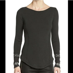 Free People Thermo-Langarmoberteil schwarz Rosen Jacquard Bündchen Damen XS - Bild 1 von 8