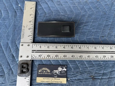 Interruptor de ventana eléctrica delantero derecho Volvo 240 244 1986-1993 245 pasajeros OEM #4825E Foto 1 de 4