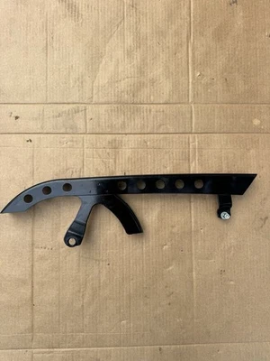 Harley Davidson Sportster Iron 883 XL883N 2009-2021 cubierta protectora de correa de transmisión superior Foto 1 de 4