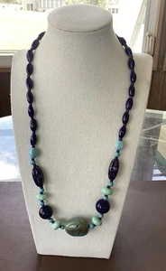 Collar artesanal boho de colección cuentas de vidrio azul cobalto con piedra turquesa anudada a mano - Imagen 1 de 7