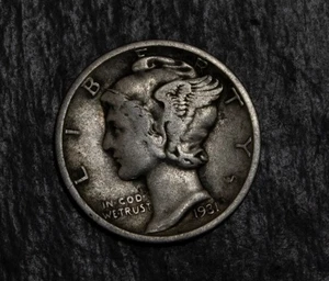 1931 S Mercury Dime Almost VF  Lot F 932 - Picture 1 of 2