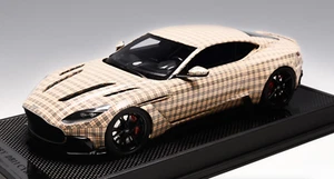 1/18 T&P Aston Martin Cyrus DB11 Herrenhaus in Burberry Farben 30 Stck. Carbonbasis - Bild 1 von 7