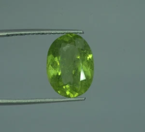 Natürlicher Peridot 4,05 Karat aus Pakistan Edelstein - Bild 1 von 9