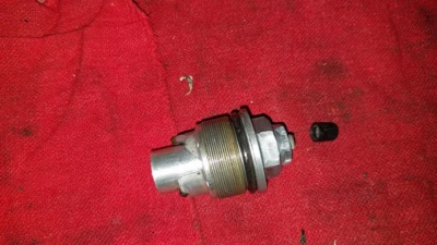 KX250 KAWASAKI 1985 AJUSTADOR DE PERNO SUPERIOR DE HORQUILLA 11012-1439 CAP Foto 1 de 4