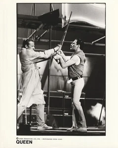 QUEEN / HIGHLANDER MUSIC VIDEO PRESS PHOTOGRAPH FREDDIE MERCURY EMI 1986 - Picture 1 of 1