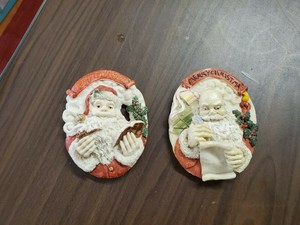 Vintage (1) Pair of Santa Claus "Merry Christmas" 3.75" Oval Magnets