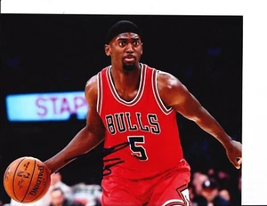 CHICAGO BULLS BOBBY PORTIS SIGNED BRINGING BALL UP 8X10 - Picture 1 of 1
