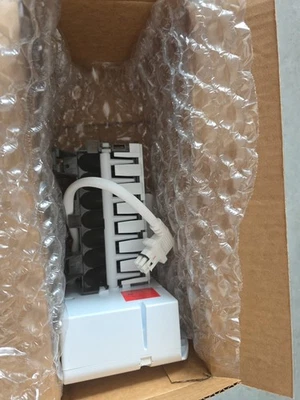 Máquina de hielo para refrigerador GE WR30X39385 Foto 1 de 2