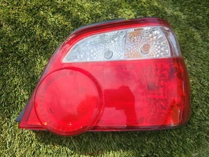 Conjunto de luz trasera lateral derecha pasajero OEM 2004-2005 Subaru Impreza WRX STi - Imagen 1 de 7