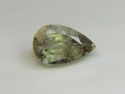 ПОТРЯСАЮЩИЙ КОЛЛЕКЦИОННЫЙ ДРАГОЦЕННЫЙ КАМЕНЬ 5,67 КАРАТА НЕОБРАБОТАННЫЙ НАТУРАЛЬНЫЙ ТУРЕЦКИЙ МЕНЯЮЩИЙ ЦВЕТ ДИАСПОР - Изображение 1 из 4