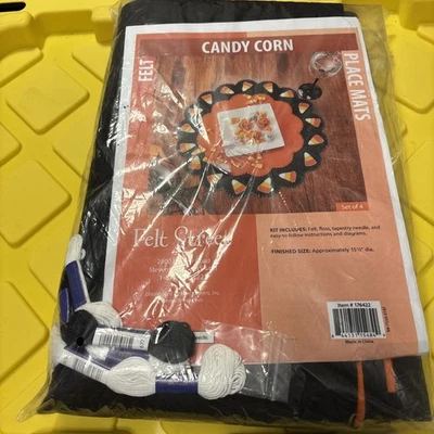 Herrschners Caramelo Maíz Fieltro Lana Halloween Mantel Kit Foto 1 de 4