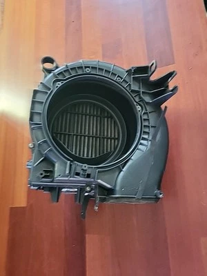 2002 Lexus IS300 Airbox Airbox Without Blower Motor Used - Image 1 of 4