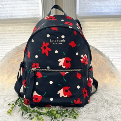 Mochila mediana Kate Spade azul marino caprichosa estampada floral nailon impermeable primavera Foto 1 de 4