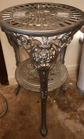 Vintage Garden Table w Ornate Carved Design Cast aluminum Cover