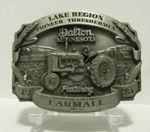 1995 Lake Region Threshermen Show Dalton IH Farmall M Tractor Pewter Belt Buckle - Picture 1 of 3