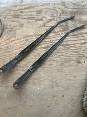 Nissan Nv 2500/3500 2012 a 2019 brazos limpiaparabrisas/conductor y pasajero  Foto 1 de 3