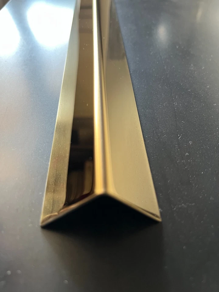 Angolare  in acciaio inox AISI 304 BA TSTEEL ORO SM da 15 x 15 x 1 - Immagine 1 di 1