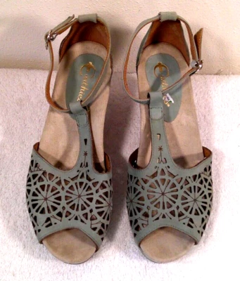 Zapatos de cuña Earthies para mujer 7 verde drab Mary Janes correa para el tobillo punta abierta Foto 1 de 4