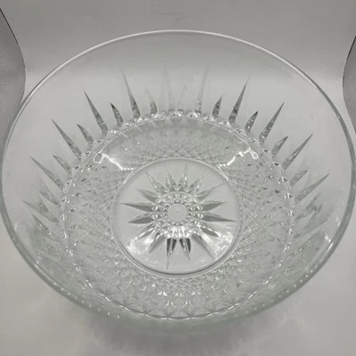 Arcoroc Francia Tazón grande de vidrio estampado para servir - 7,5" de diámetro - Hermoso  Foto 1 de 4