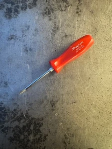 NICE Snap On Tools SDDP31 No. 1 Phillips RED Hard Handle Screwdriver - Bild 1 von 2
