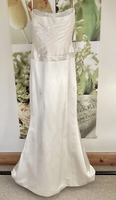 14 ⚪️ Freya by Alan Hannah  |   Size 10/12  |  Ivory Beaded Wedding Dress - Image 1 of 4