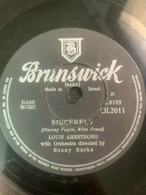 jazz 78 RPM  -louis armstrong- april in portugal- made in israel 1955 brunswick  - Image 1 of 2