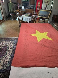Original Nordvietnam Flagge Vietnamkrieg Ära | 79x57" | sehr guter Zustand Seidenstern & Riss - Bild 1 von 17